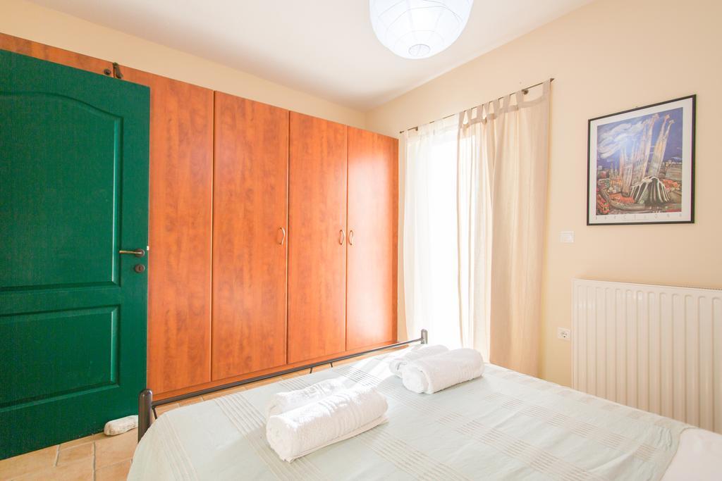 סכיניאס Marathon Beachside Villa 100M From The Beach מראה חיצוני תמונה